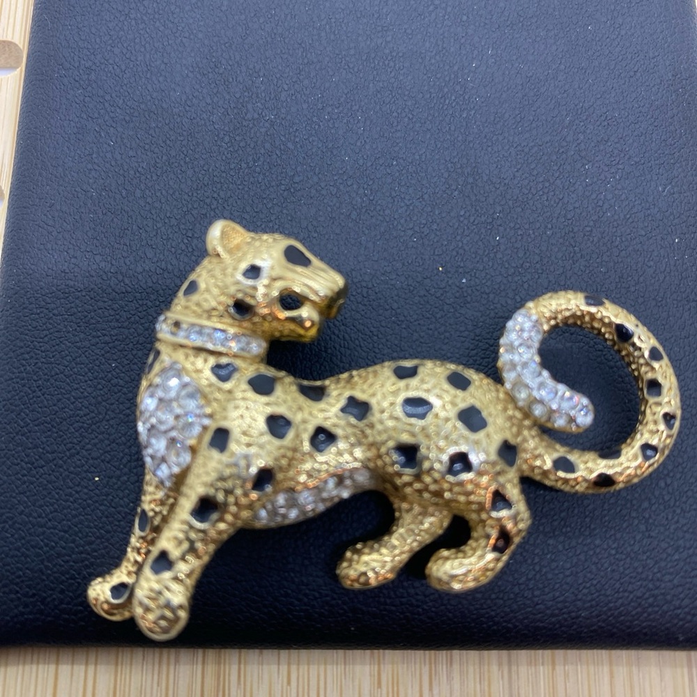 1980s Vintage Attwood & Sawyer Signed Enamelled 22ct Gold Plated Leopard Brooch